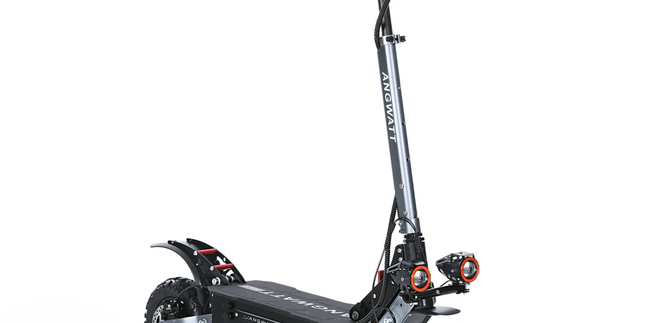 ANGWATT C1 PRO: 52V 2400W-os elektromos roller a kutyulabor tesztjén
