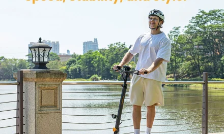 Az Ausom L1 elektromos roller 800W os motorral a jövő mobilitása a kutyulaboron